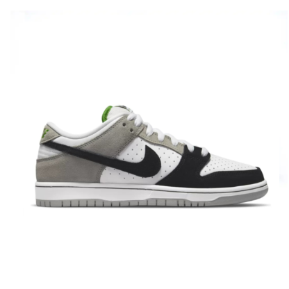 Nike SB Dunk ‘Chlorophyll’ (Preto/Branco/Verde)